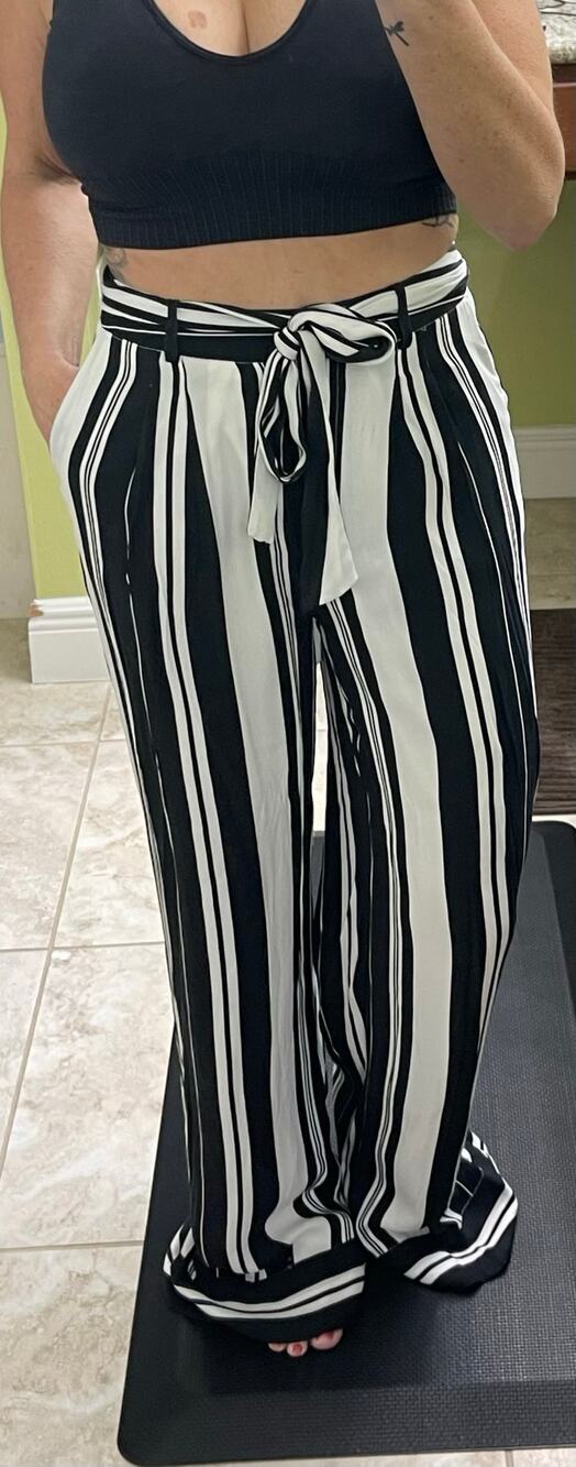 Chelsea28 - 4 black and white fully lined with a tie waist wide leg pants small